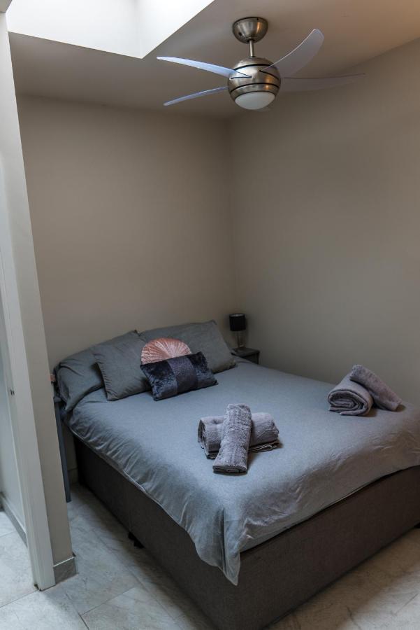 Parke -Hottub- Apartment Pembroke Dock Exterior foto